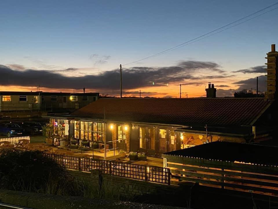 Coastal Terrace Dogs Welcome Optional Hot Tub Villa Sea Palling Exterior foto